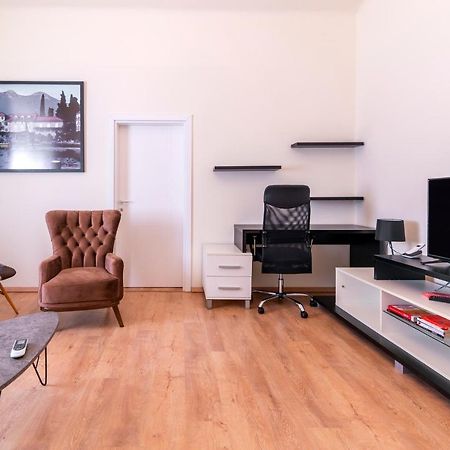 Jevrejska - Central Apartment With Free Parking Novi Sad Eksteriør billede